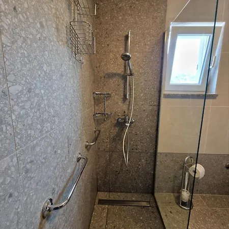 Modern Kompas * Baška